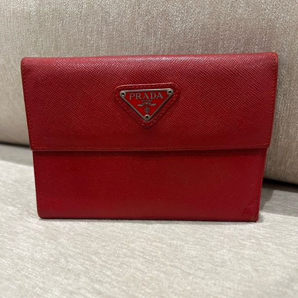 PRADA AUTHENTIC w COA Saffiano Wallet in great condition beautiful red ♥️ - Picture 10 of 16
